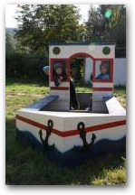   &raquo; Click to zoom ->