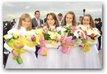   &raquo; Click to zoom ->