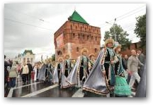   &raquo; Click to zoom ->