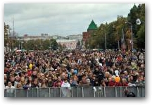   &raquo; Click to zoom ->