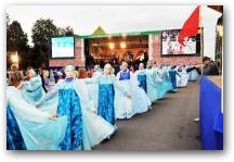   &raquo; Click to zoom ->