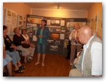   &raquo; Click to zoom ->