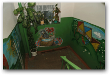   &raquo; Click to zoom ->