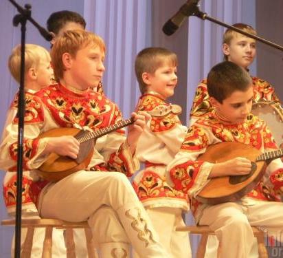 Депутат городской Думы И.Б. Кондратьев оказал спонсорскую помощь ансамблю «Нижегородские ложкари».