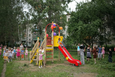 Открывшийся городок - подарок детям от депутата городской Думы Александра Котельникова