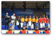   &raquo; Click to zoom ->