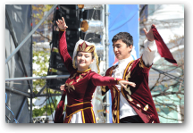   &raquo; Click to zoom ->