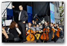   &raquo; Click to zoom ->