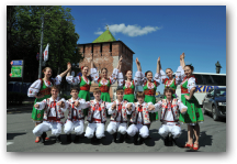   &raquo; Click to zoom ->