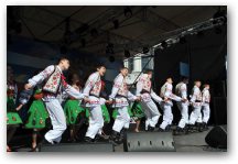   &raquo; Click to zoom ->