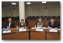   &raquo; Click to zoom ->