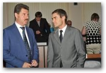   &raquo; Click to zoom ->