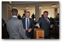   &raquo; Click to zoom ->