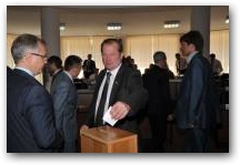   &raquo; Click to zoom ->