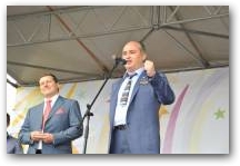   &raquo; Click to zoom ->