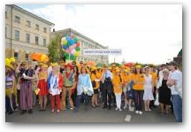   &raquo; Click to zoom ->