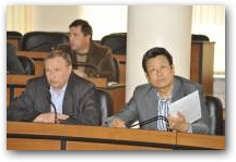   &raquo; Click to zoom ->