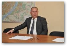   &raquo; Click to zoom ->