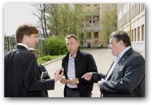   &raquo; Click to zoom ->