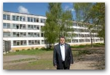   &raquo; Click to zoom ->