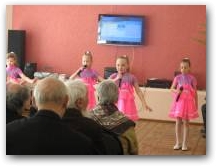   &raquo; Click to zoom ->