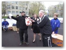   &raquo; Click to zoom ->