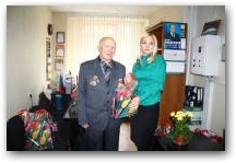   &raquo; Click to zoom ->