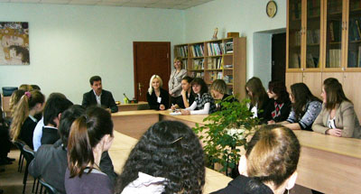 Депутат Дмитрий Бирман встретился со школьниками