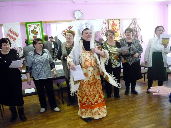 В ТОС Б.Корнилова весну встретили русской песней и частушкой