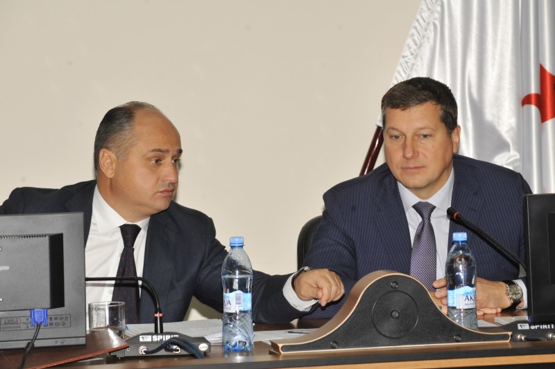 «В Нижнем Новгороде храмы сконцентрированы в основном в центре города, а люди хотят, чтобы они были и в жилых микрорайонах», - Олег Сорокин