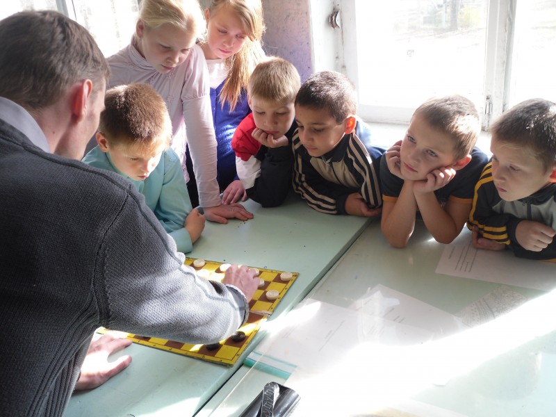 Первое занятие в клубе «Умник» для детей ТОС поселка Светлоярский и 7-го микрорайона