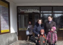 В гости в театр кукол