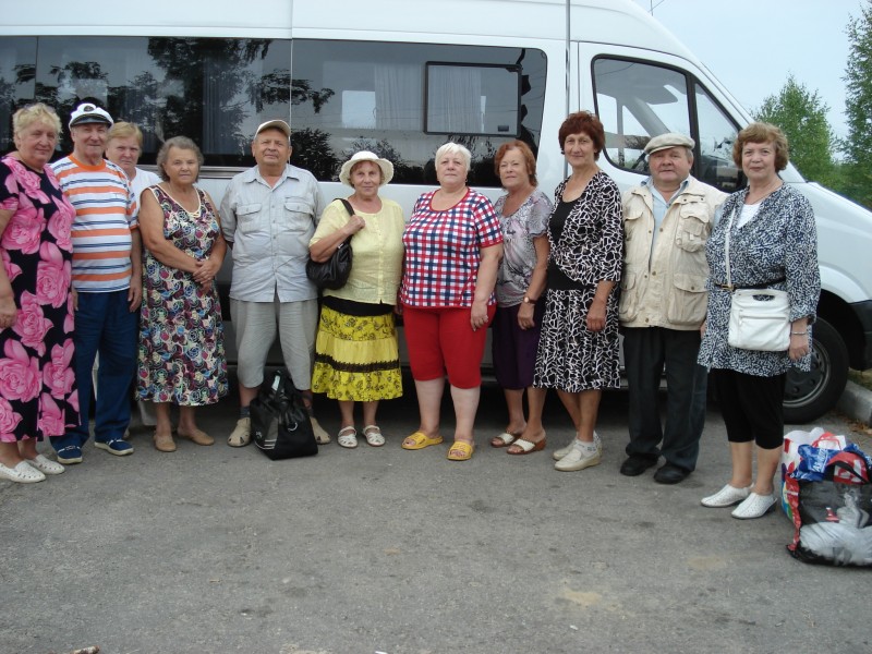 Игорь Тюрин организовал экскурсионную поездку на озеро Светлояр для членов cовета ветеранов Канавинского района