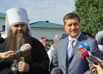 «В регионе появились десятки новых храмов, возрождаются и реставрируются старинные церкви, открываются воскресные школы, молельные комнаты», - Олег Сорокин