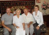 И этот миг неповторимый, когда звучат взволнованно сердца…