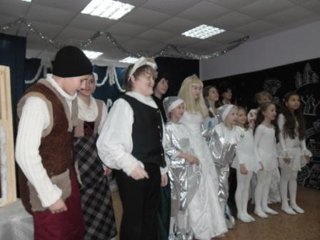 Новогоднее театрализованное представление для жителей состоялось в ТОС «Созвездие»