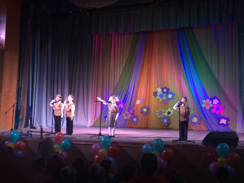 Депутат Владимир Панов оказал помощь в организации районного конкурса детской песни «Поющие капельки – 2015»