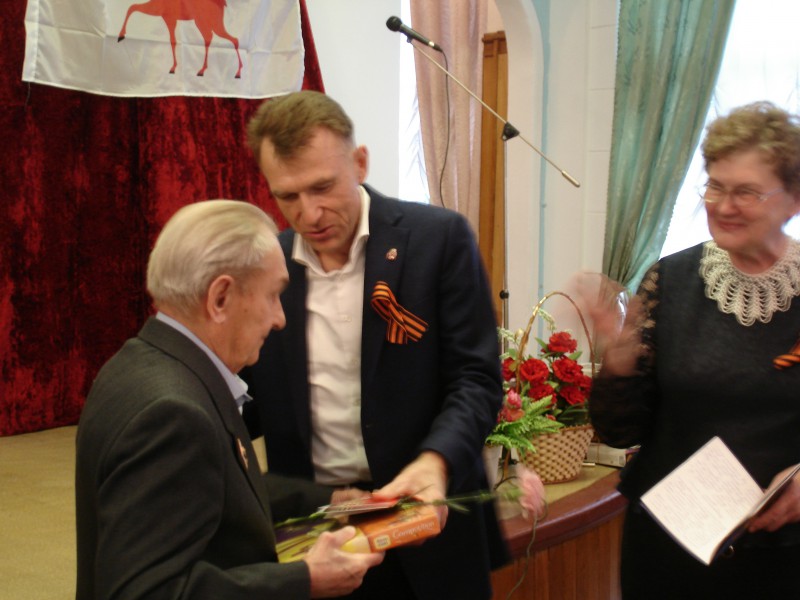 Депутат городской Думы Василий Евгеньевич Пушкин поздравил ветеранов с наступающим праздником Днём Великой Победы