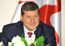 «В школьные годы, кроме знаний, мы находим друзей, раскрываем свои возможности, взрослеем и приобретаем уверенность в себе», - Олег Сорокин