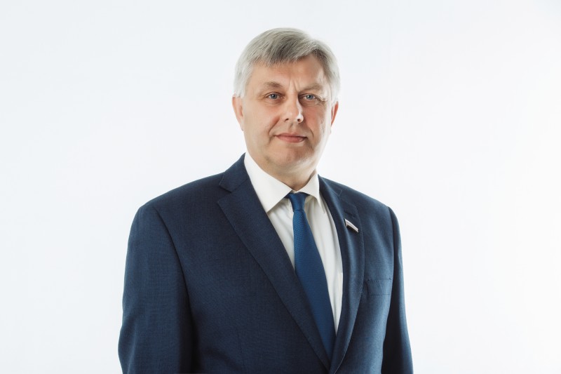 Депутат Николай Шумилков поздравляет с Днем знаний!