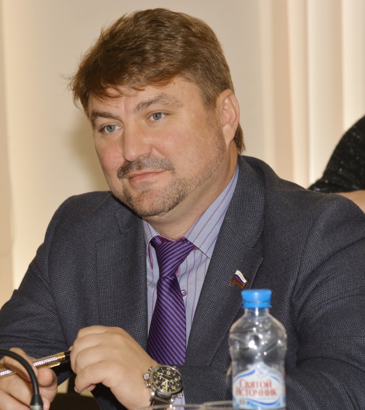 Депутат В.О. Атмахов поздравляет нижегородцев с Днем знаний