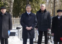 «Мы преклоняемся перед мужеством наших подводников, на таких отважных людях строится могущество нашего государства», - Иван Карнилин