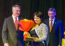 Иван Карнилин и Сергей Белов поздравили заслуженных многодетных мам с праздником