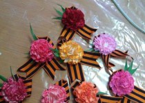 Брошь для ветерана мастерили в ТОС центра Сормова и микрорайона Вождей революции