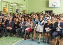 «Всех выпускников, кто интересуется политикой, я приглашаю в городскую Думу», - Елизавета Солонченко