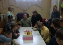 По ходатайству Совета общественного самоуправления ТОС поселка Светлоярский и 7-го микрорайона ООО «Пароль-НН» (генеральный директор Самаркин Алексей Николаевич) оказало благотворительную помощь в виде канцелярских товаров для детей из многодетных и мало