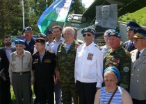 «ВДВ исполнилось 87 лет, и, оглядываясь назад, общаясь с ветеранами,  мы видим, какую важную роль в истории России играли воздушно-десантные войска», - Михаил Кузнецов