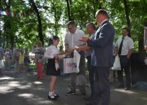 Дмитрий Барыкин поздравил юных канавинцев с попаданием в Аллею славы