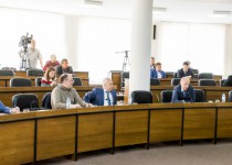 «Подготовка транспортных предприятий к зиме – вопрос крайне важный, особенно  в наших условиях, когда летом температура + 30, а зимой – 30 градусов», - Алексей Гойхман