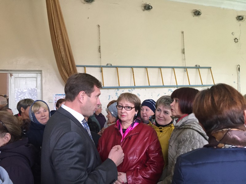 Депутат Станислав Прокопович встретился с жителями поселка Березовая Пойма